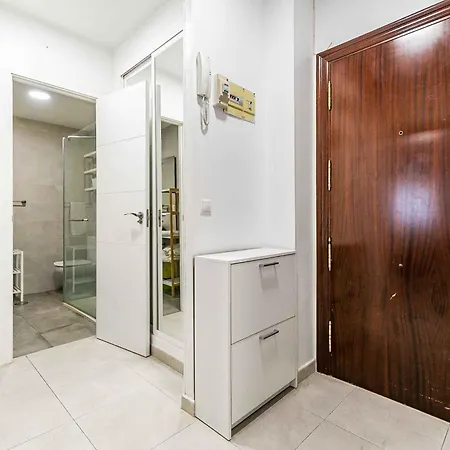 Completo Con Garaje Cerca Del Mar Apartment *